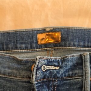 MOTHER Blue Denim Jeans The Weekender Fray